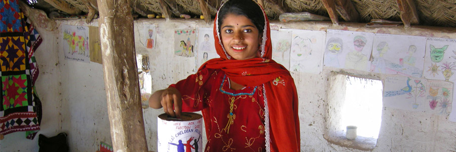 Pakistani girl voting