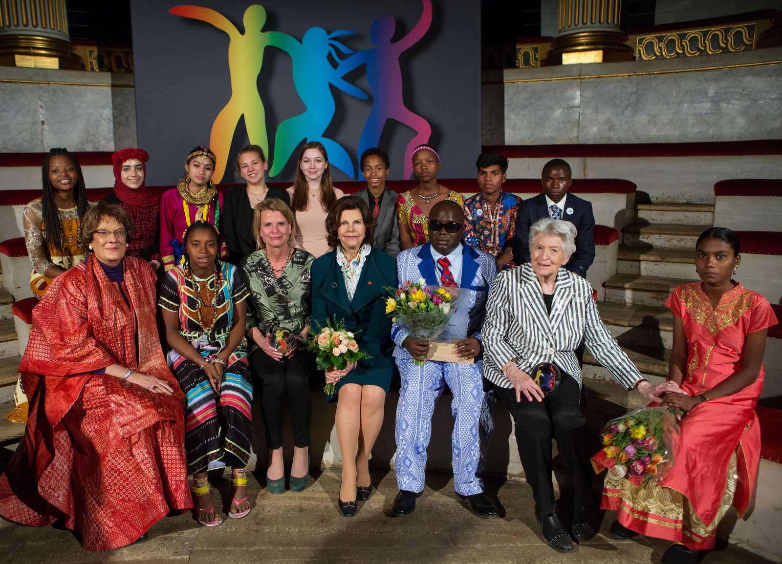 WCP Child Jury with laureates 2017, Queen Silvia and Åsa Regnér